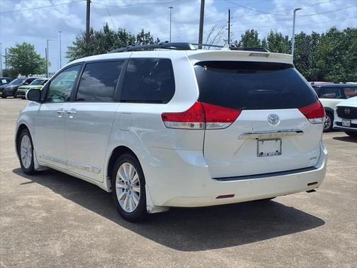 2013 Toyota Sienna XLE
