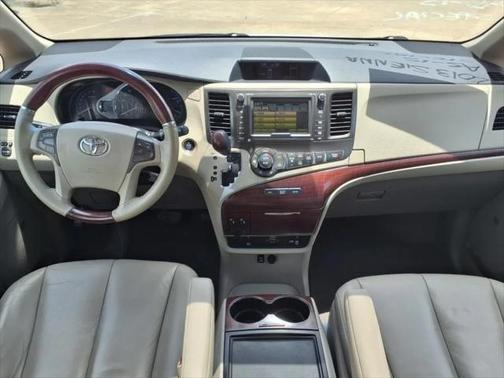 2013 Toyota Sienna XLE