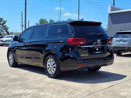 Aurora Black 2020 Kia Sedona LX