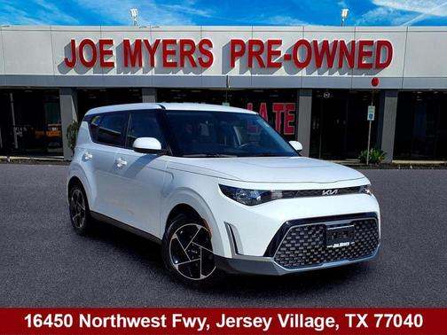 Snow White Pearl 2023 Kia Soul EX