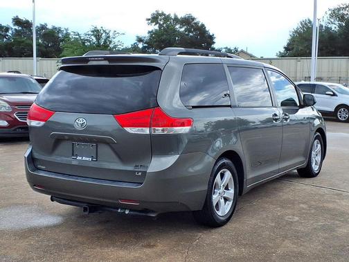 Cypress Pearl 2014 Toyota Sienna LE