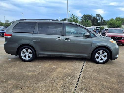 Cypress Pearl 2014 Toyota Sienna LE