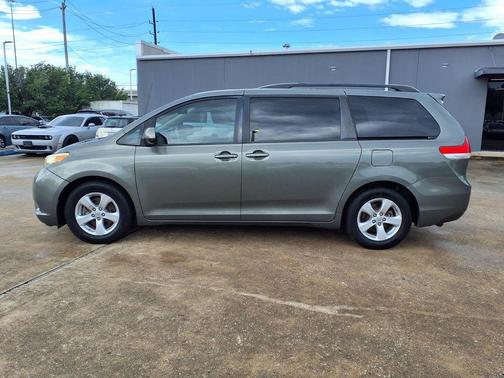 Cypress Pearl 2014 Toyota Sienna LE