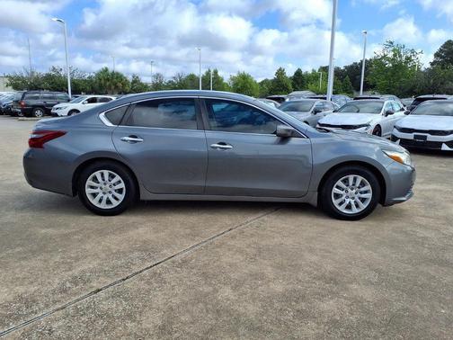 Gun Metallic 2018 Nissan Altima 2.5 S