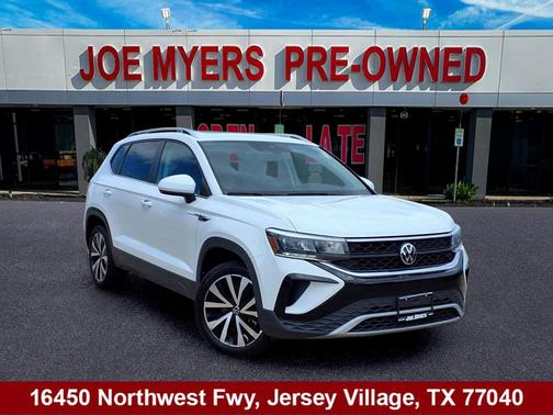 Pure White 2023 Volkswagen Taos 1.5T SE