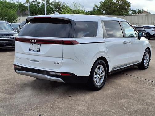 Snow White Pearl 2024 Kia Carnival LX