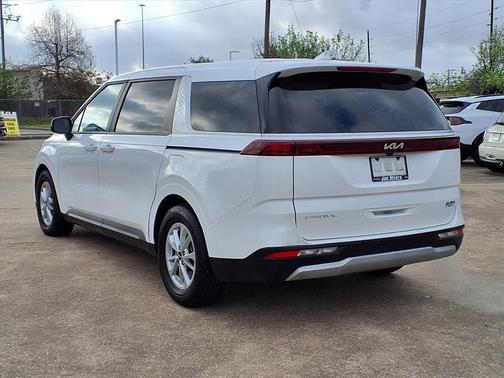 Snow White Pearl 2024 Kia Carnival LX