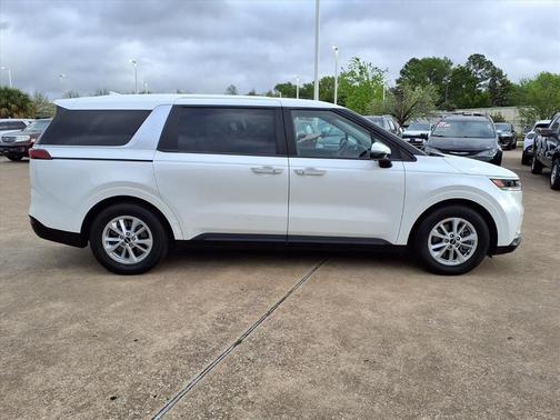 Snow White Pearl 2024 Kia Carnival LX