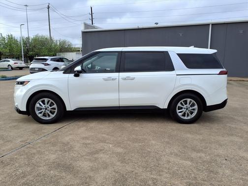 Snow White Pearl 2024 Kia Carnival LX