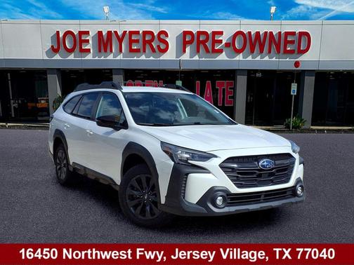 Crystal White Pearl 2023 Subaru Outback Onyx Edition