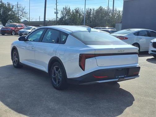2025 Kia K4 LXS