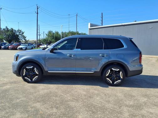 Everlasting Silver 2024 Kia Telluride S