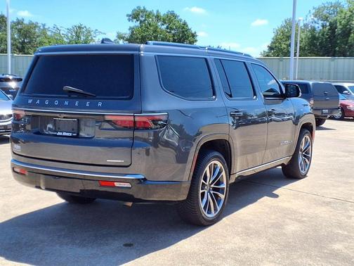 Baltic Gray Metallic Clearcoat 2022 Jeep Wagoneer Series III 4x4