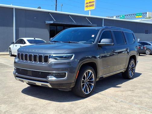 Baltic Gray Metallic Clearcoat 2022 Jeep Wagoneer Series III 4x4