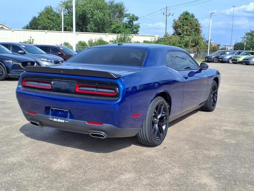 2022 Dodge Challenger SXT