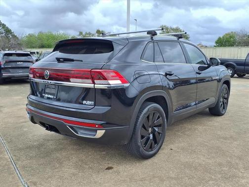 2024 Volkswagen Atlas Cross Sport 2.0T SE w/Technology
