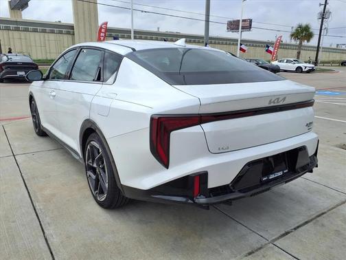 2025 Kia K4 GT-Line