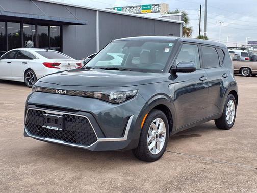 Gravity Gray 2023 Kia Soul LX