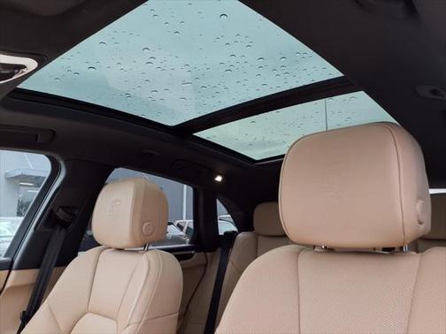 2023 Porsche Macan Base