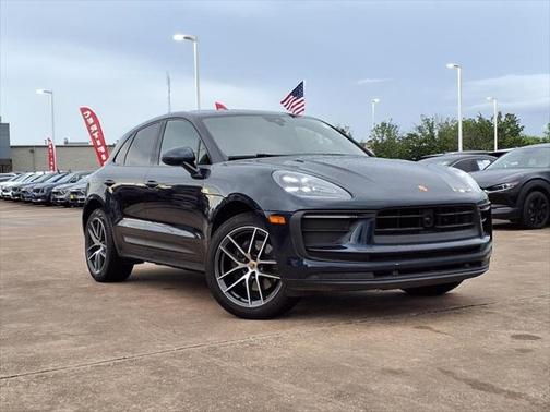2023 Porsche Macan Base