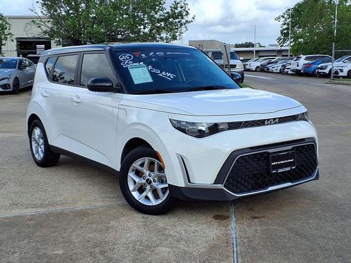 Clear White/Black Roof 2025 Kia Soul S