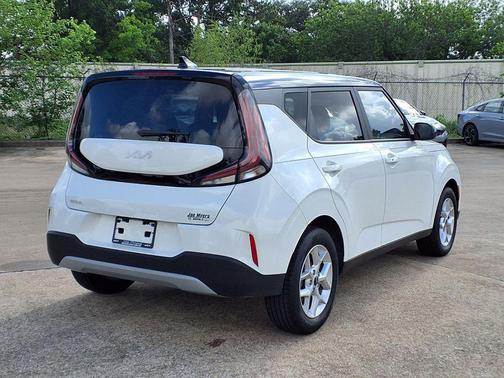 Clear White/Black Roof 2025 Kia Soul S