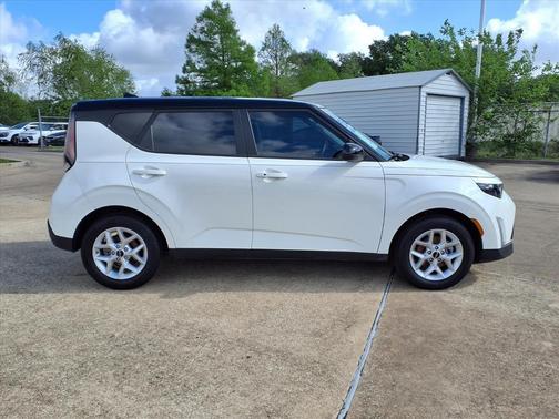Clear White/Black Roof 2025 Kia Soul S