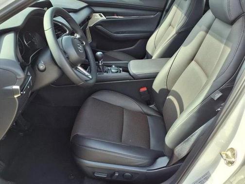 Snowflake White Pearl Mica 2026 Mazda Mazda3 FWD w/Premium Package