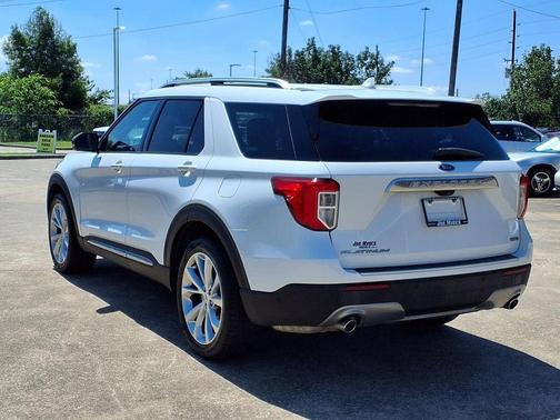 Star White Metallic Tri-Coat 2023 Ford Explorer Platinum