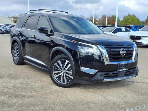 2022 Nissan Pathfinder Platinum 2WD