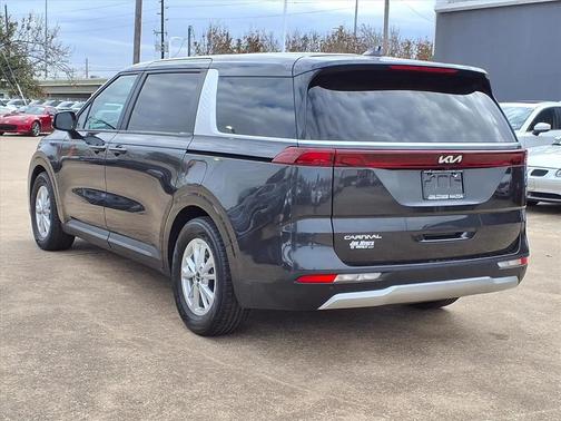 2024 Kia Carnival LX