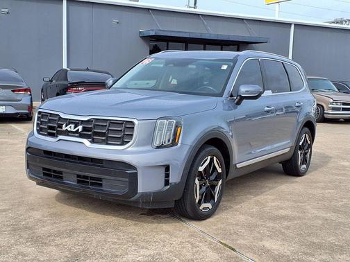 Everlasting Silver 2025 Kia Telluride S