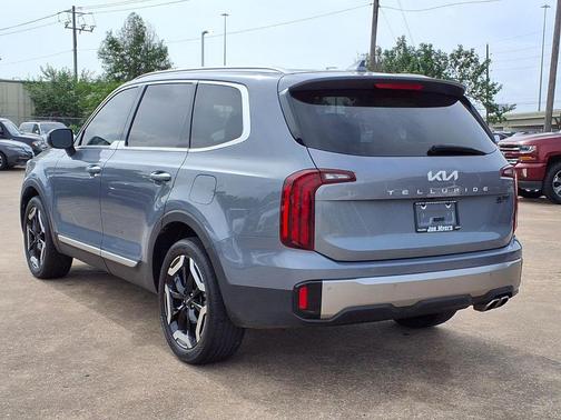Everlasting Silver 2025 Kia Telluride S