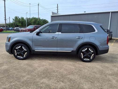 Everlasting Silver 2025 Kia Telluride S
