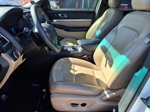 2016 Ford Explorer Base