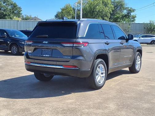 2024 Jeep Grand Cherokee Laredo