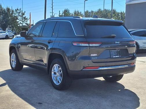 2024 Jeep Grand Cherokee Laredo