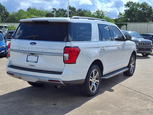Oxford White 2022 Ford Expedition XLT