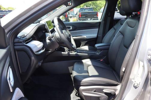 Baltic Gray Metallic Clearcoat 2024 Jeep Compass Latitude