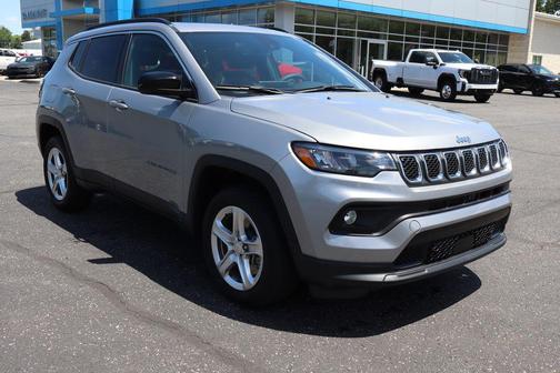 Baltic Gray Metallic Clearcoat 2024 Jeep Compass Latitude