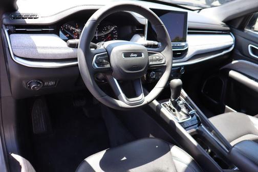 Baltic Gray Metallic Clearcoat 2024 Jeep Compass Latitude