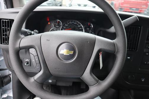 2025 Chevrolet Express 2500 RWD 2500 Regular Wheelbase WT