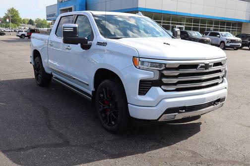 Polar White Tricoat 2026 Chevrolet Silverado 1500 High Country