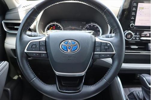 2022 Toyota Highlander Limited