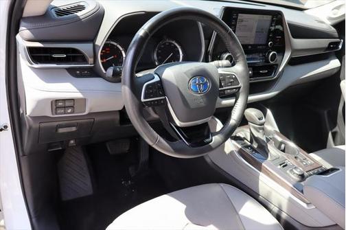 2022 Toyota Highlander Limited