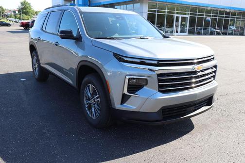 Sterling Gray Metallic 2026 Chevrolet Traverse LT