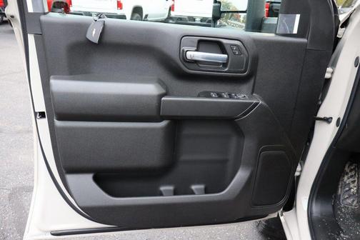 White Sands 2026 Chevrolet Silverado 2500 Custom