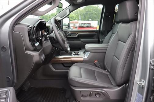 2025 Chevrolet Silverado 3500 LT