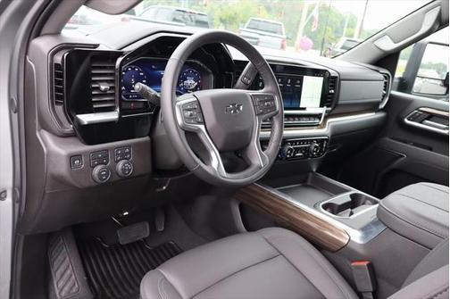 2025 Chevrolet Silverado 3500 LT