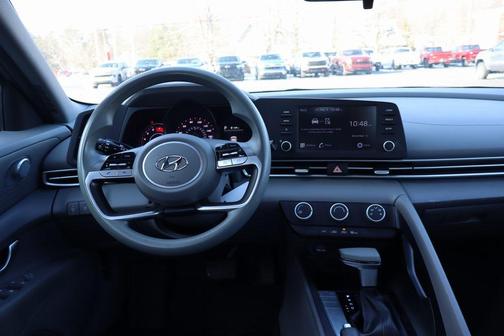 2021 Hyundai ELANTRA SE